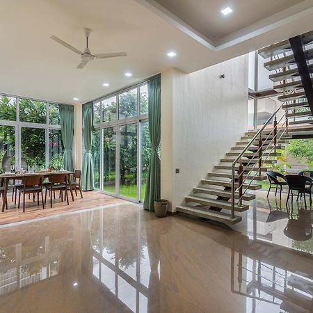 Sierra Skies By Stayvista - A Mountain-View Villa Featuring A Rooftop Swimming Pool, Jacuzzi, Turf, And A Gym For An Elevated Stay Lonavala Ngoại thất bức ảnh