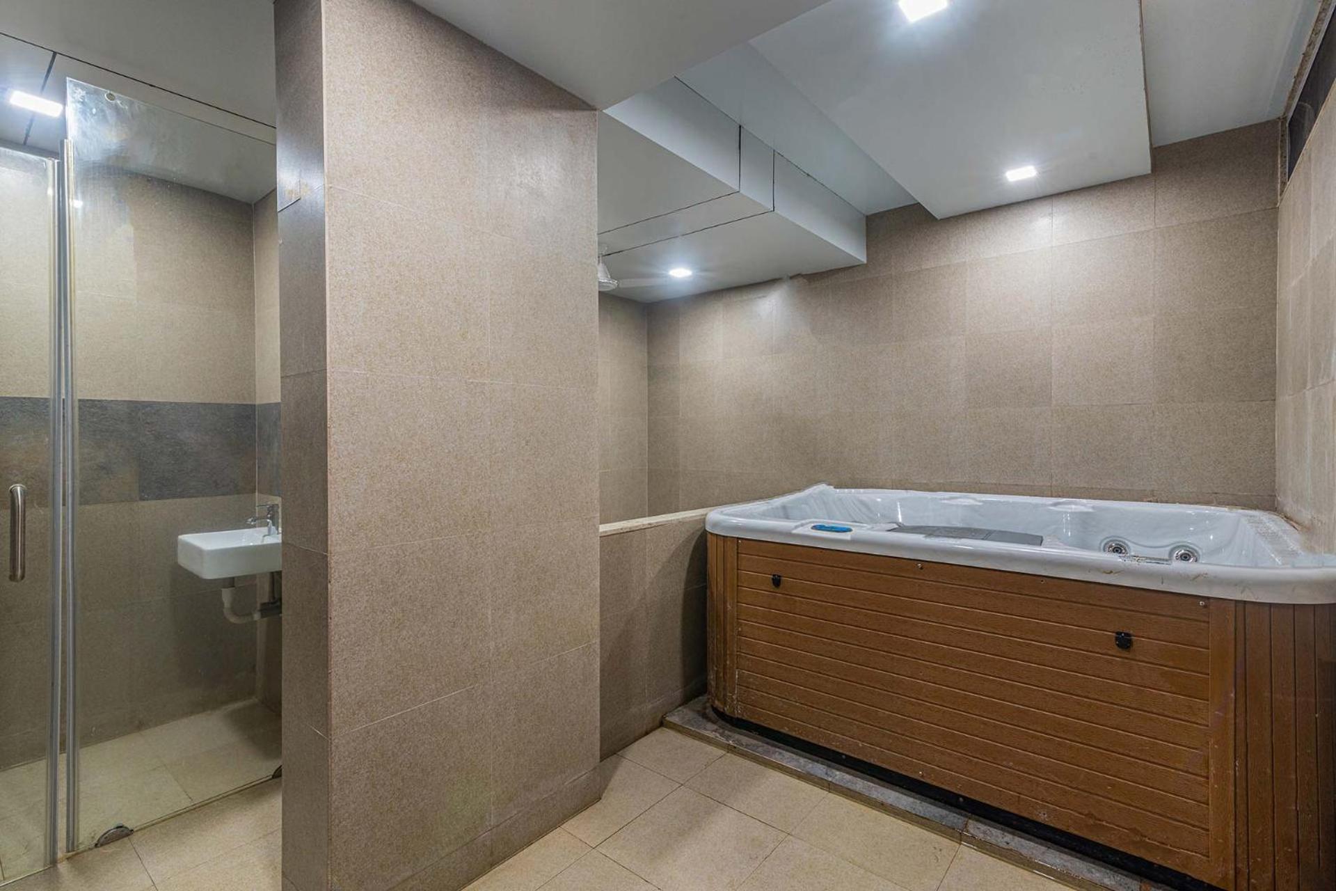 Sierra Skies By Stayvista - A Mountain-View Villa Featuring A Rooftop Swimming Pool, Jacuzzi, Turf, And A Gym For An Elevated Stay Lonavala Ngoại thất bức ảnh